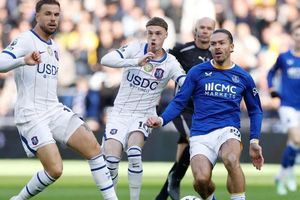 Pedro Neto lập cú đúp, Chelsea nhấn chìm Everton