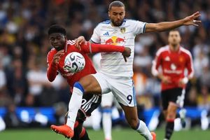 Trực tiếp Leeds 1-1 MU (Hiệp 2): MU đẩy cao đội hình tìm bàn thắng