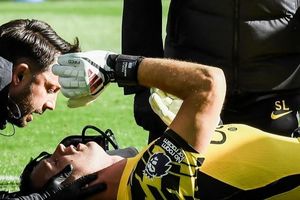 Thủ môn Emiliano Martinez trấn an Chelsea sau chấn thương nặng