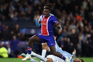 PSG mất chốt chặn quan trọng trước đại chiến Barcelona