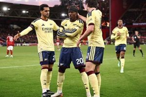 Madueke giải cứu, Arsenal vượt ải Nottingham Forest