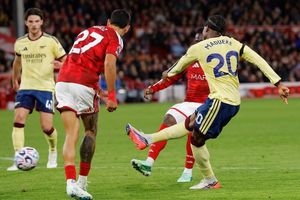 Ngoại hạng Anh: Arsenal thắng tối thiểu, MU bị Leeds cầm hòa