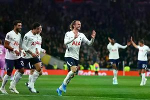 Tottenham giành chiến thắng đầu tiên tại Ngoại hạng Anh sau 148 ngày
