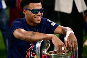 Arsenal nhận thông điệp cứng rắn từ PSG trong thương vụ chiêu mộ Désiré Doué