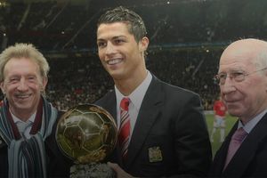 Giành 'Quả bóng vàng mọi thời đại', Ronaldo đăng thông điệp đặc biệt