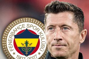 Lewandowski nhận đề nghị chục triệu euro
