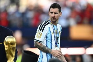 Loạt kỷ lục của Lionel Messi trong ngày buồn