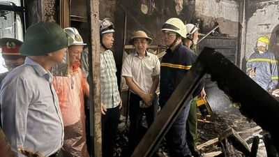 Cháy nhà trong đêm ở Hà Nội, 5 người tử vong