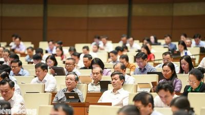 Hôm nay, Quốc hội thảo luận ba dự án luật về đất đai, nhà ở và bất động sản