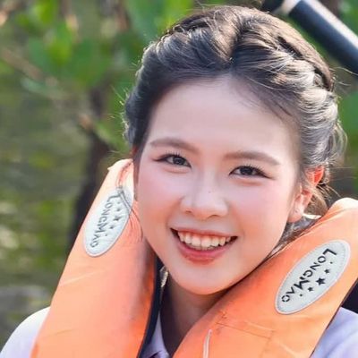 Thí sinh Hoa hậu Việt Nam vượt thử thách chèo kayak, trồng cây ở rừng ngập mặn Đồ Sơn