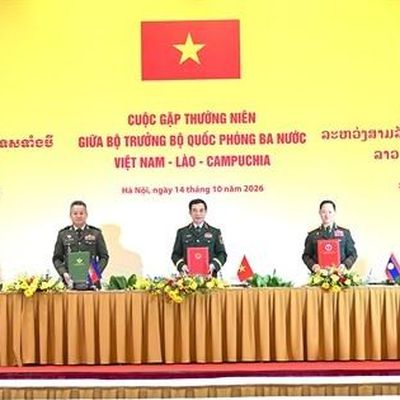 Ba Bộ trưởng Quốc phòng Việt Nam - Lào - Campuchia gặp thường niên
