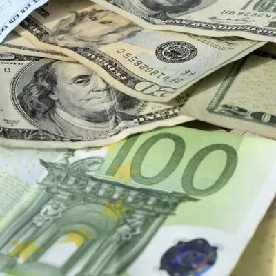 Đồng USD xuống thang từ đỉnh 18 tháng