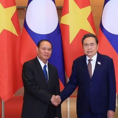 Chủ tịch Quốc hội Trần Thanh Mẫn tiếp Thường trực Ban Bí thư Trung ương Đảng Nhân dân Cách mạng Lào