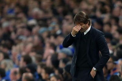 Học trò bất mãn, số phận Conte sẽ như Mourinho?