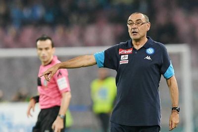 Rộ tin Chelsea nhắm Sarri thay Conte