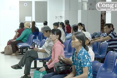 Dân bức xúc vì bệnh viện thiếu thuốc