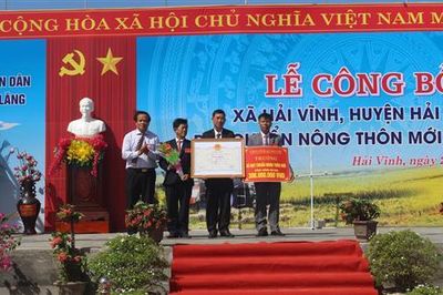 Xã Hải Vĩnh đón bằng công nhận đạt chuẩn nông thôn mới