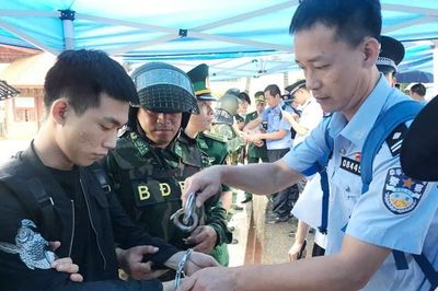 Clip: Công an Trung Quốc tiếp nhận 380 công dân đánh bạc tại Việt Nam