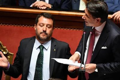 Chính trường Italy: 'Cái sảy nảy cái ung'