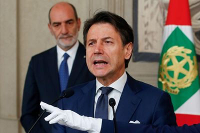 Thủ tướng Italy Giuseppe Conte: Từ 'người dưng' thành 'con cưng'