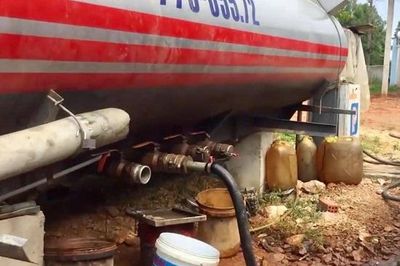 Khởi tố 2 giám đốc liên quan vụ buôn bán dầu DO giả