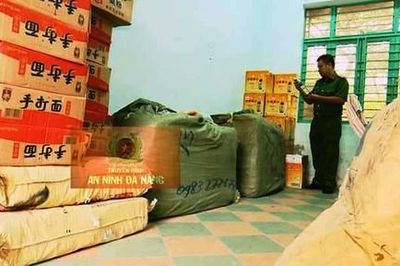 Bắt gần 10 tấn hàng lậu từ Trung Quốc theo tàu hỏa về Đà Nẵng