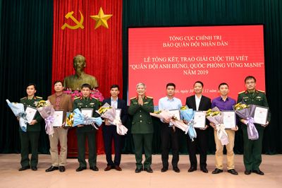 Hơn 150 tác phẩm dự thi viết về 'Quân đội anh hùng, quốc phòng vững mạnh'