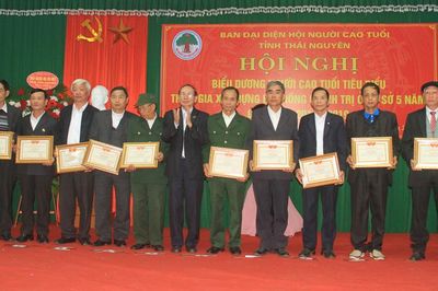 Tiếp tục cống hiến cho xã hội