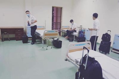 Ít nhất 72 người phải cách ly vì tiếp xúc với hành khách Nhật nhiễm Covid-19