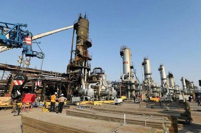 UAE gia nhập liên minh Saudi, giá dầu Brent sắp có tuần lao dốc thê thảm nhất từ năm 2008