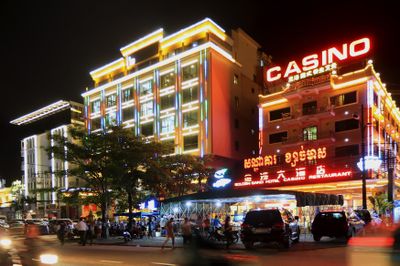Campuchia đóng cửa casino để ngăn virus lan rộng