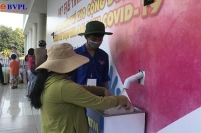 Những câu chuyện đẫm tình người trong mùa dịch COVID-19 ở Đà Nẵng