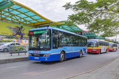 Kiến nghị cho xe buýt, taxi từng bước hoạt động trở lại