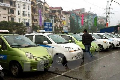 Hà Nội siết chặt kiểm tra, xử lý xe hợp đồng dưới 9 chỗ vi phạm