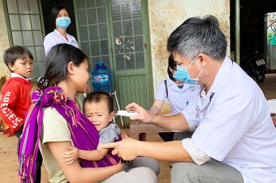 'Ném tiền qua cửa sổ'