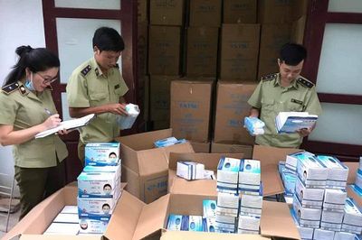 Khẩu trang tăng giá hơn vàng: Liên tục phát hiện và bắt giữ số lượng lớn khẩu trang giả mạo