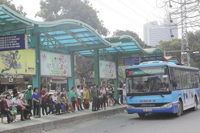 Hà Nội: Doanh nghiệp vận tải 'ngồi trên đống lửa'