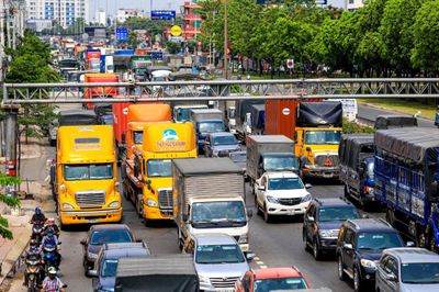 Giảm 30% phí sử dụng đường bộ