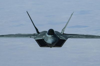 Chuyên gia Trung Quốc nói tiêm kích F-22 của Mỹ 'kém như tiêm kích F-4 già nua'