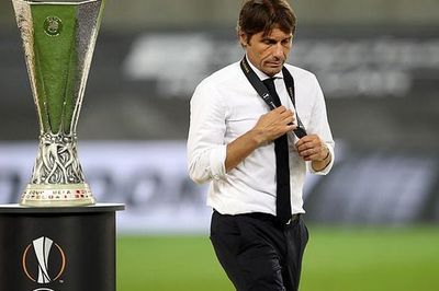 HLV Antonio Conte thừa nhận có thể rời Inter Milan sau thất bại 3-2 trước Sevilla