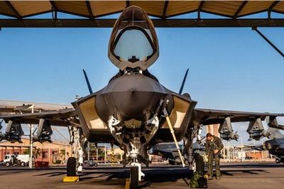 Hé lộ hình ảnh tiêm kích F-35A vận hành 'chế độ quái thú'