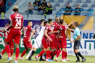 Hôm nay 16-9, bán kết Cúp QG: Một lần trả đủ hay nợ thêm chồng chất?