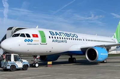 Điều chỉnh lịch hàng loạt chuyến bay do ảnh hưởng của bão số 5