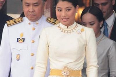 Công chúa bị lưu đày cùng mẹ bên Anh nhưng sau đó được Vua Thái Lan yêu thương hết lòng là ai?