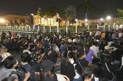 Thái Lan ban bố tình trạng khẩn cấp ở Bangkok đối phó biểu tình leo thang