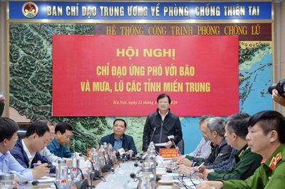 Tập trung cứu trợ, ứng phó với bão số 8