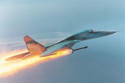 'Thú mỏ vịt' Su-34 bắn tên lửa tiêu diệt đối thủ ở Kurgan