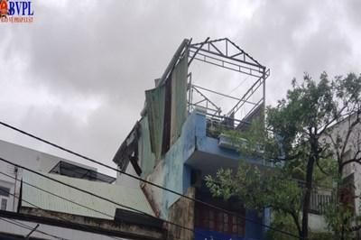 Bão số 9 càn quét, các tỉnh miền Trung thiệt hại nặng nề