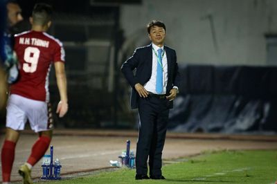 HLV Chung Hae Seong rời CLB TP.HCM: Mâu thuẫn nội bộ hay tụt lùi thành tích?