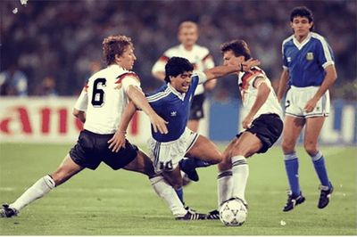 'Maradona là cầu thủ bị đốn ngã nhiều nhất'
